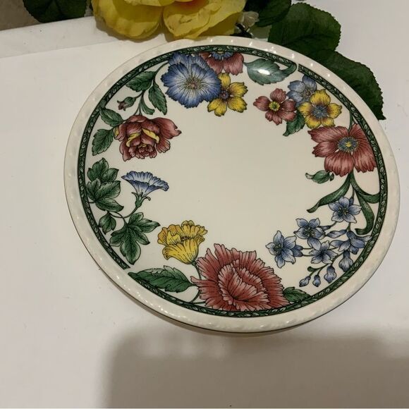 Nikko Tableware Salad/Dessert Plates 7" Floral Burgundy Blue Yellow Green G 7 - Picture 2 of 6